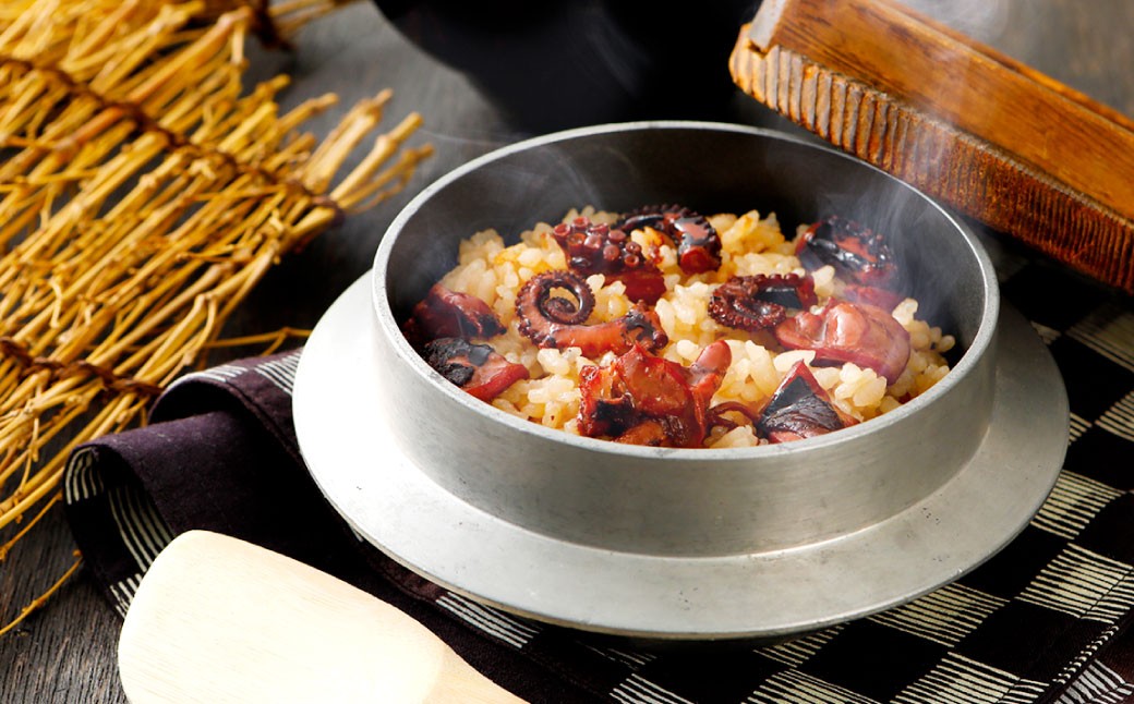 
            たこめしの素 3缶セット タコ 魚介類 加工食品 蛸 炊き込みご飯の素 
          