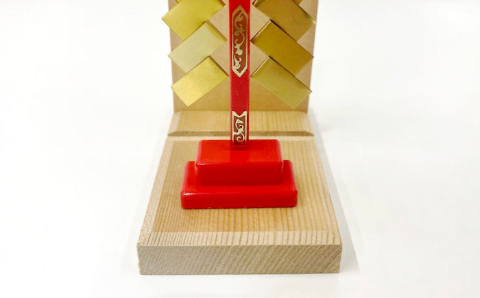 神棚・金幣付き赤 御札立てショート 小林商事/広島県福山市 御札立て お札立て 神棚 モダン神棚 省スペース 桧 ひのき 木製 一人暮らし マンション 事務所 オフィス 御札 宮大工 [BAEA024