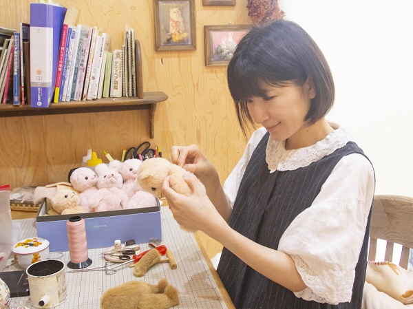 0170-59-02. 【高級天然素材のテディベア（うさぎ）】 アーティスト TeddyBear”LU” 