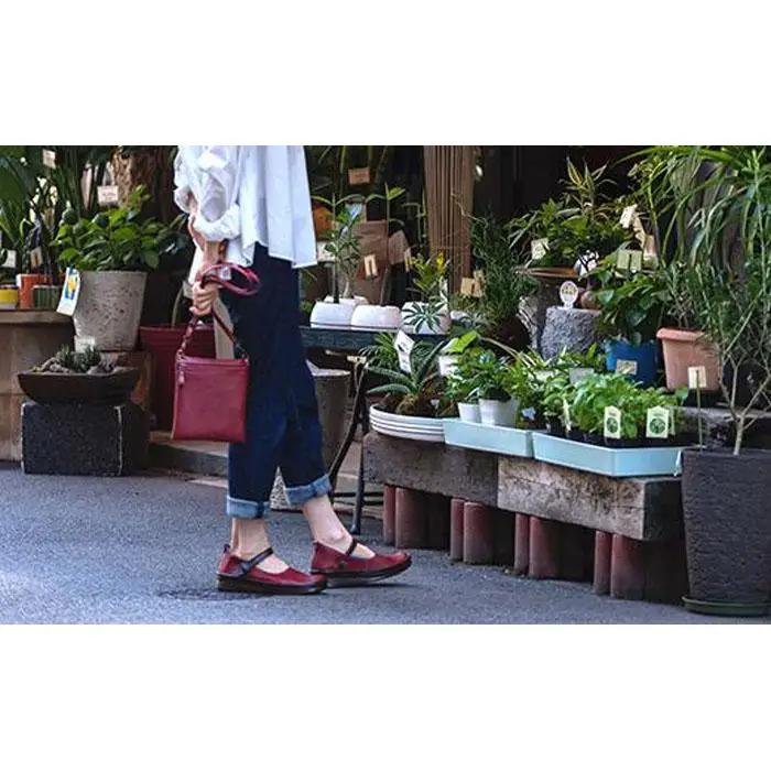 【グッドデザイン賞受賞】手を使わずに脱ぎ履きできる！ 職人手作り ストラップシューズ KAYAK カヤック 靴 レディース【オールドローズ／23.5cm】