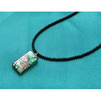 ふるさと納税 和泉市 ベネチアンガラス使いのブラックオニキスネックレス〈新緑〉 |  | 01