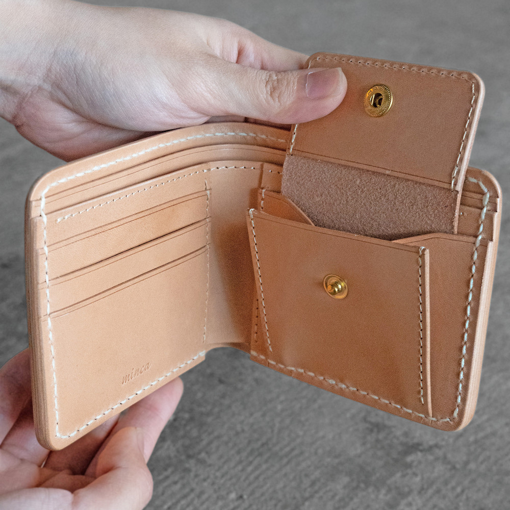 【全4色】栃木レザー 二つ折り財布コインポケット付 滑らかな手触り ハーフウォレット/Half wallet 01C/ブラック/minca　174