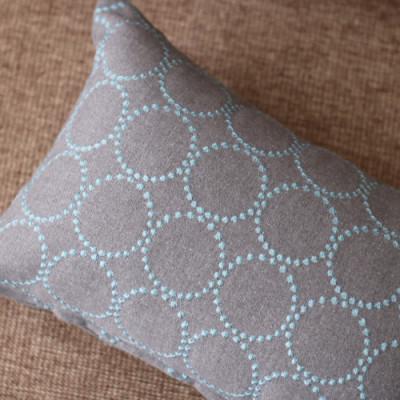 ふるさと納税 藤枝市 ミニクッション 長方形 タンバリン生地 グレー(ブルー) (if1078) |  | 01