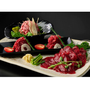 鮮馬刺しバラエティー3種セット(益城町)【配送不可地域：離島】【1361289】