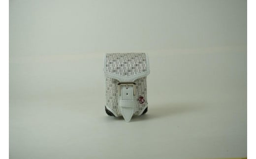 
博多革工房HOMMONが作ったゴルフ距離計ケース【博多織・牛革】
