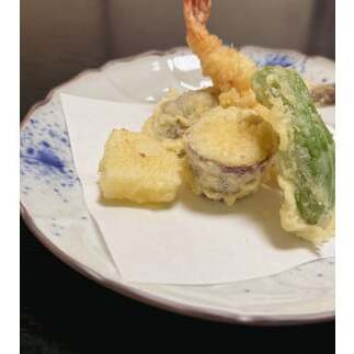 有田焼 吹き墨縁錆睡蓮彫 和皿 2枚【有田焼 花伝作】食器 器 和皿 皿 セット 白 渕錆 A25-567_イメージ3