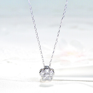 6-6 ネックレス PT900 プラチナ ダイヤモンド 0.26ct フラワーモチーフ リバーシブル ペンダント 伏せ込み 裏 ブルーダイヤ【f171-pt-1】