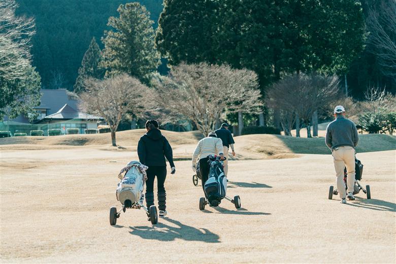 奈良 ゴルフ 平日ペア利用券 池の平ゴルフ場 下北山村 大自然 旅行 施設利用券 利用券 トラベル スポーツ チケット