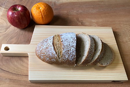 26-032．四万十ひのきのカッティングボード(一枚板、まな板)