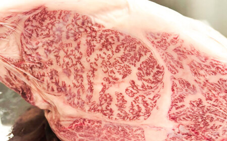 厳選佐賀牛 極 肩ロース ブロック 2kg / ブランド牛 黒毛和牛 牛肉 / 佐賀県 / 有限会社片岡精肉店[41AEAC018]