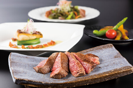 【八王子市ふるさと納税】京王プラザホテル八王子　黒毛和牛と魚介のコース　ランチペア御食事券（1組2名様）