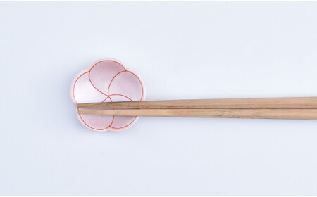 有田焼 梅形小皿 6個セット【まるぶん】食器 器 うつわ 磁器 陶磁器 和食器 皿 プレート 取皿 小皿 箸置 はしおき 菓子皿 薬味皿 6枚 セット 梅 ピンク ホワイト 電子レンジ対応 食洗機対応