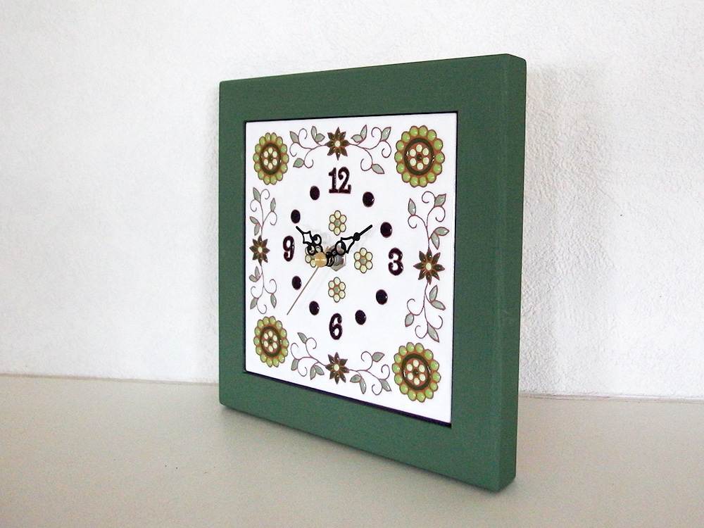 3色から選べるスペインタイルの時計【ピンク】雑貨 日用品 インテリア 時計 スペインタイル ハンドメイド 手作り