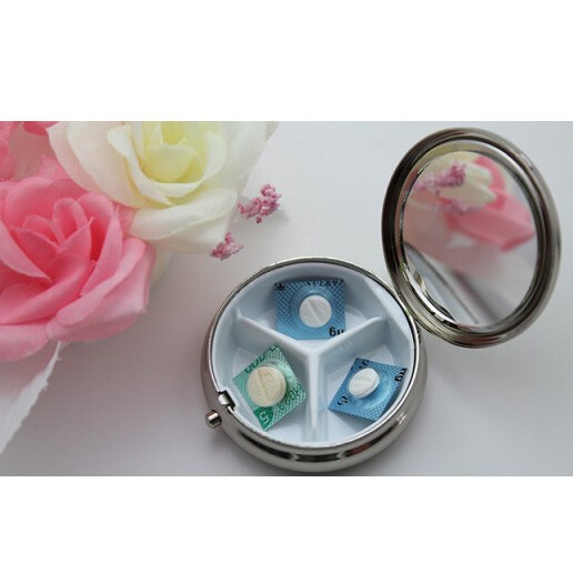 二宮閑山 有田焼ピルケース 花唐草紋様 A10-129_イメージ2