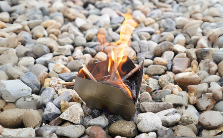 [ベルモント]チタン テトラストーブ 風防兼五徳 ストーブ 焚き火台 焚火台 アウトドア キャンプ 防災 防災グッズ 防災用品 【011S291】