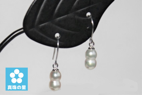 真珠 パール アコヤ貝 アクセサリー ピアス ギフト プレゼント 伊勢 志摩 伊勢志摩 志摩産 冠婚葬祭 慶事 弔事 結婚式 入学式 卒業式 国産 誕生石 記念日 真珠の里 ベビーパール双子ピアス (WG)