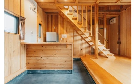 木のぬくもりを感じる内装です　コテージ・ロッジ群一例