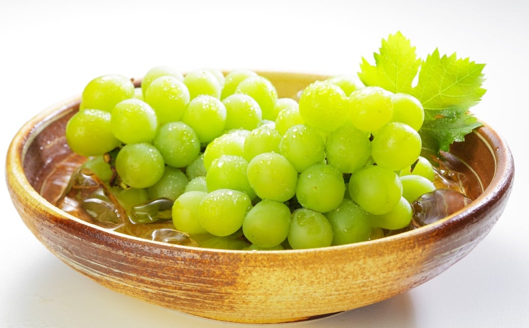 【2026年8月下旬～9月下旬発送予定】岡山県産 マスカット･オブ･アレキサンドリア 約800g（400g×2房）