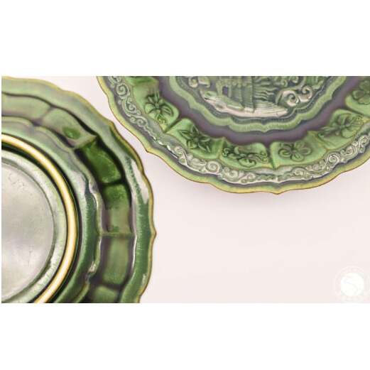 有田焼 織部釉花鳥彫五寸皿 2枚 セット【深海三龍堂】和食器 和風 お皿 小皿 銘々皿 取り皿 菓子皿 趣き おもてなし 高級感 陶磁器 A30-566_イメージ4