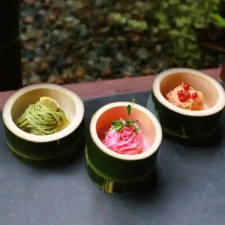 富山県砺波市　180年の伝統技法を受け継ぐ野菜の手延べそうめん　柿里商店「絲5袋入つゆ付」意匠登録済【1706007】