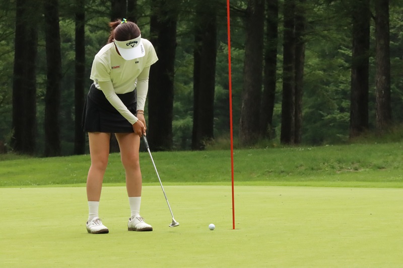 旭川国際カントリークラブ 土日祝日 1ラウンド券 ゴルフ ゴルフ場利用券 北海道 愛別町