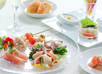 【150-04】志摩地中海村「スーペリアルーム」平日限定ペア1泊2食付券（バイキング）