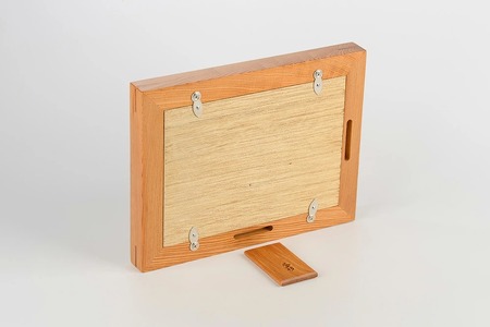 屋久杉で創った 写真立て(2L判) (高橋工芸/020-1999) 工芸品 写真立て 2L判 写真 雑貨 屋久杉 杉 木 木工 木材 インテリア 装飾 家 リビング オリジナル 一点もの 手づくり て