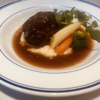ミヤタ ～惣菜と牛肉料理～のハンバーグ・ビーフストロガノフ・国産牛ほほ肉の赤ワイン煮込みセット【配送不可地域：離島】