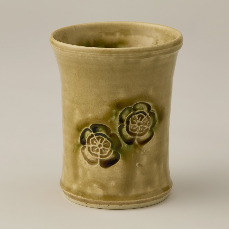 
            【家紋が選べる】 黄瀬戸武功陶コップ　作者：青山　晃大　／　美濃桃山陶　陶芸　陶器　伝統工芸　焼物 【岐阜県 可児市 陶芸品 1点 限定 チョイス限定 陶芸品 ギフト プレゼント 雑貨 食器】
          