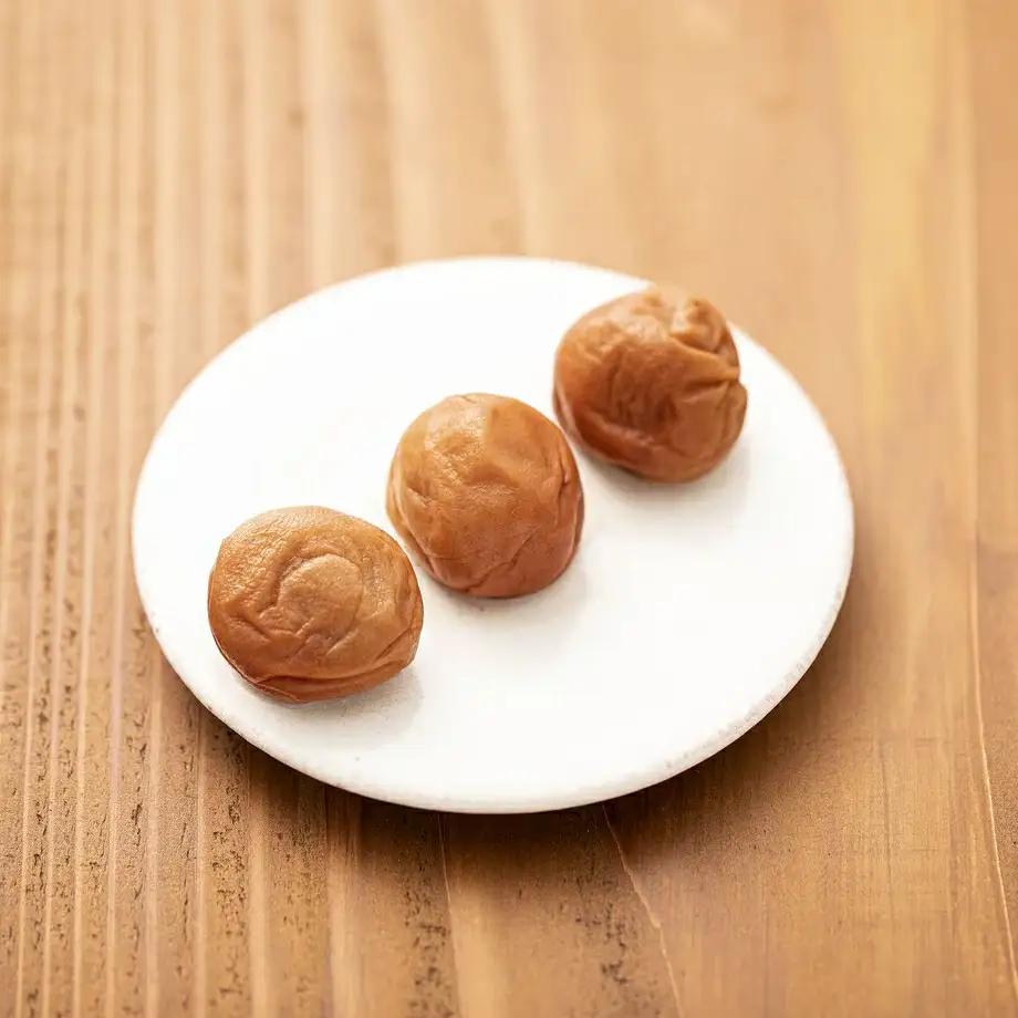 【ご褒美梅】山森農園の 梅干し「魔法の梅」 300g×1 【塩分約12％】 土と水にこだわっています 贈答にも / 紀州梅干し 田辺梅干し 紀州南高梅 和歌山 田辺市 こだわり梅干し ミネラル水 梅 