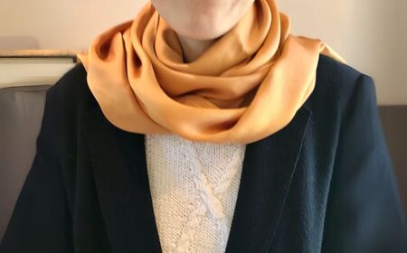 あんず染め スカーフ 100％国産シルク
