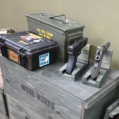ふるさと納税 横手市 WOOD WORKS 日本製 ガンスタンド 1丁掛【本体カラー:ミリタリーグリーン】 |  | 02