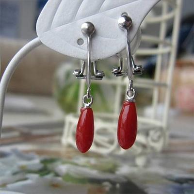 ふるさと納税 大月町 高知産　天然赤珊瑚ティアドロップのイヤリング