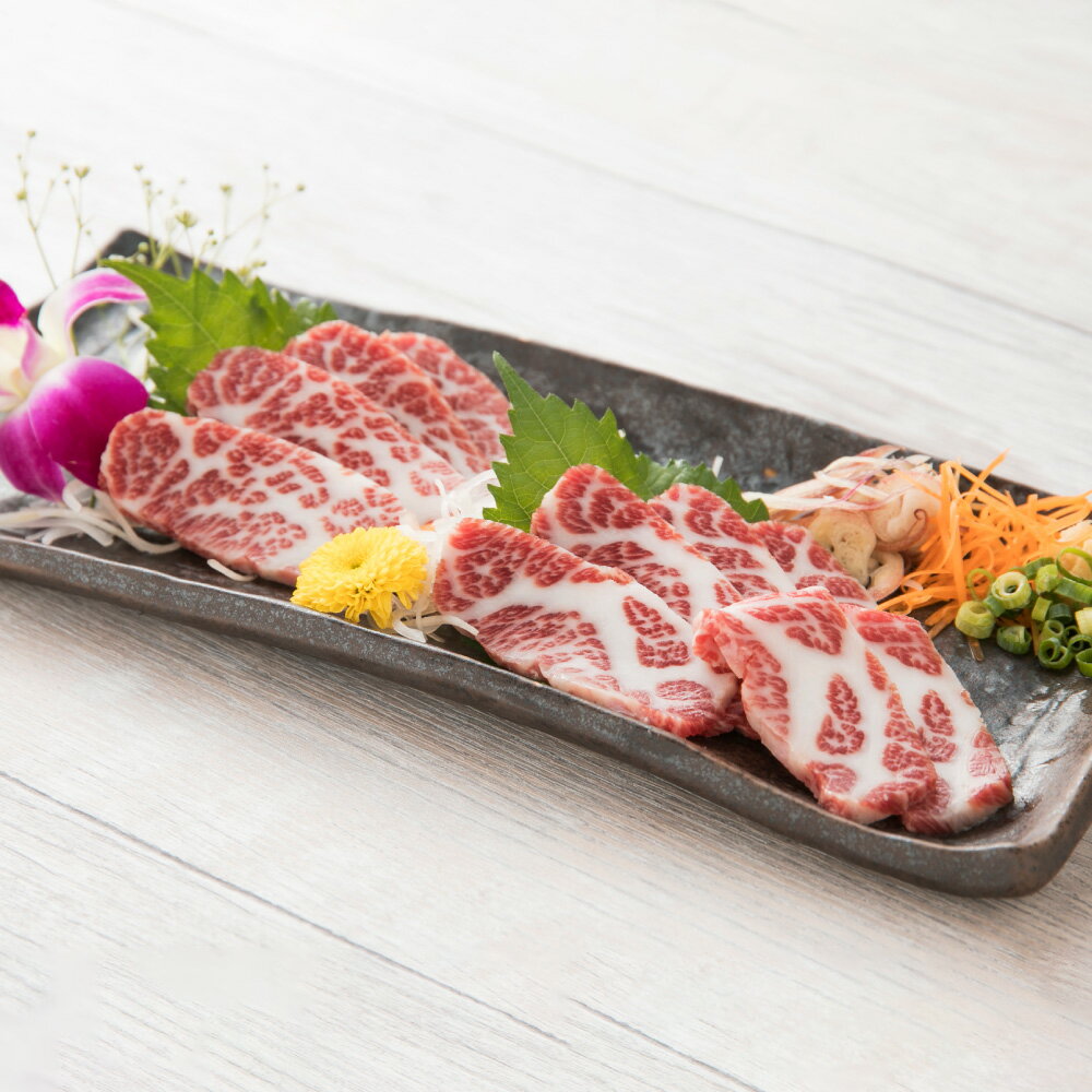 【ふるさと納税】桜屋 大トロ馬刺し200g 専用醤油付き150ml×1本 おつまみ 馬肉 馬刺し霜降り 馬刺 赤身 馬肉 グルメ ギフト 酒のつまみ プレゼント お祝い 熊本県 あさぎり町 送料無料