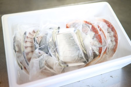 宿毛を代表する「真鯛」と「ブリ」のしゃぶしゃぶ鍋セット