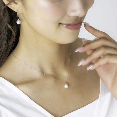 ふるさと納税 神戸市 【5月誕生石】無調色 アコヤ真珠 エメラルド K10WG ペンダント ネックレス チェーン付き |  | 02