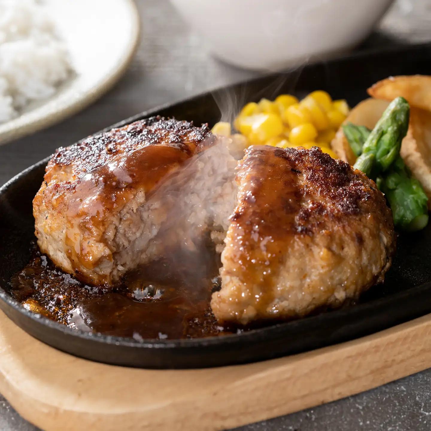 【全6回定期便】赤牛ハンバーグ 約150g×10個 計約1.5kg 和牛 ハンバーグ 小分け 冷凍 惣菜 牛肉 あか牛【阿蘇牧場】[AYBX105]