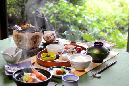 宿泊チケット 15,000円分 料亭旅館 八ツ三館 宿泊体験 宿泊券 宿泊割引券 割引チケット 宿泊 飛騨高山[Q1372]