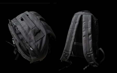 エクスプローラー リュック 28リットル 男女兼用 ブラック 背面セキュリティー ポケット付き 全天候型 軽量 大容量 ノートPC iPad タブレット 収納 可能 リュックサック ショルダーベルト 