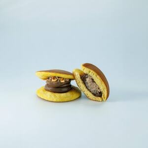 京都城陽のイタリアンチョコクリームとナッツの生どら焼き(8個)【配送不可地域：離島】【1651738】