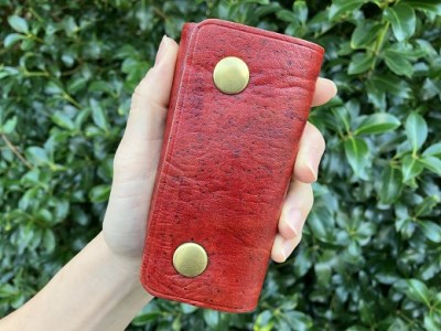 鹿革＆猪革のキーケース（三つ折り式）【赤】レザー 鍵ケース 革小物 【R00674】