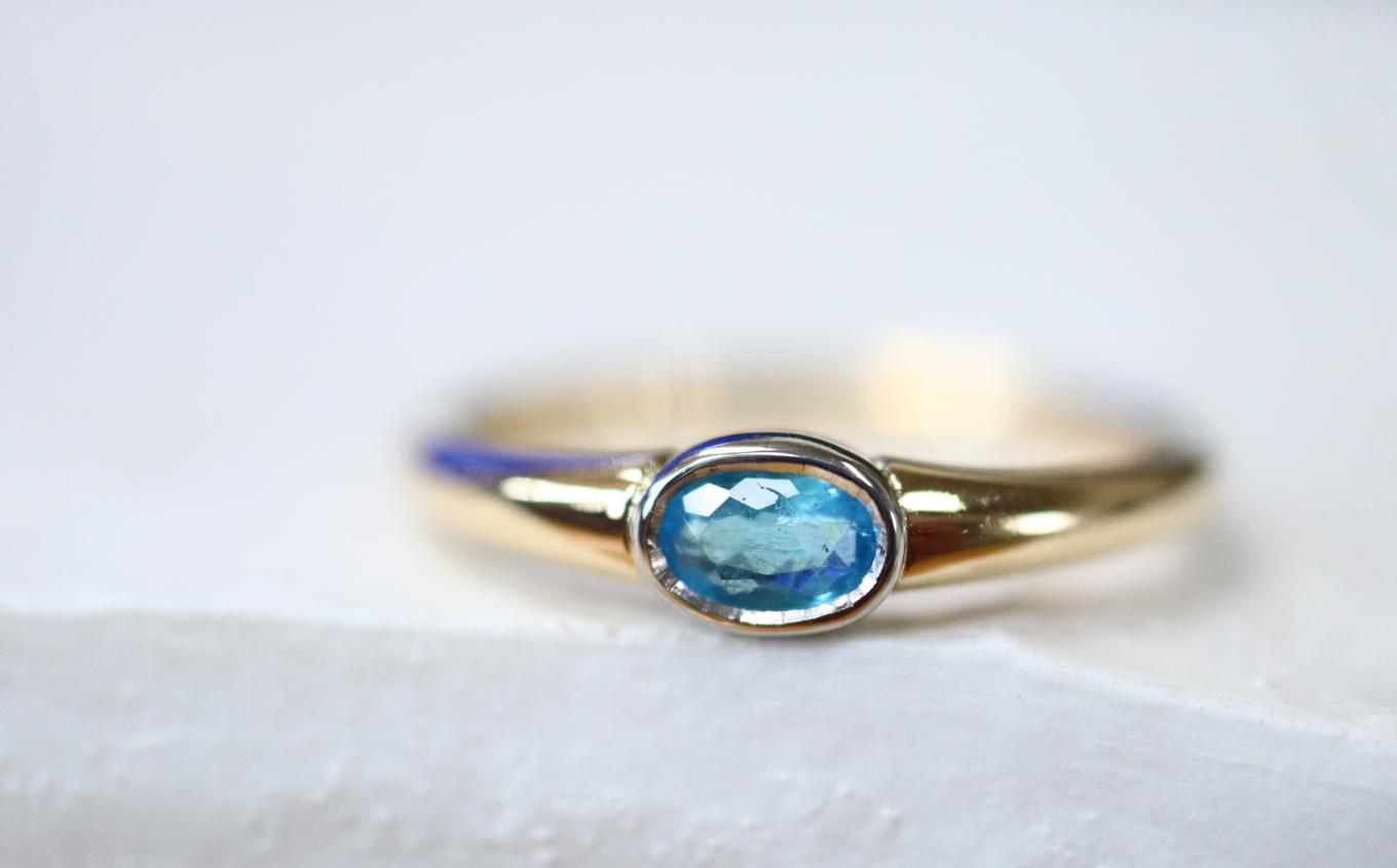 
            パライバトルマリン指輪（オーバルカット 0.174ct）10月の誕生石 | リング 誕生石ジュエリー パライバトルマリン アクセサリー 婚約指輪 プロポーズ 結婚指輪 誕生日 婚約 結婚 母の日 プレゼント 祝 記念日 女性 贈り物 大分県 中津市
          