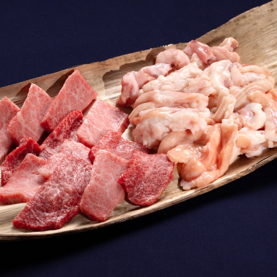 松阪牛焼肉カルビ(200g)と松阪牛ホルモンミックス(400g)