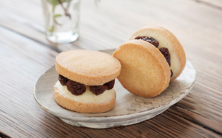 レーズンバターサンドボックス（5個入）　【スイーツ 焼き菓子 洋菓子 お菓子 人気】