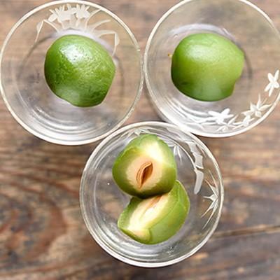 ふるさと納税 山梨県 食卓が華やぐ♪前菜やワインのお供に!桃のピクルス「小桃も桃も桃のうち」3本ギフト |  | 02