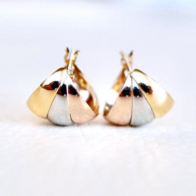 ふるさと納税 昭和町 Pt900/K18YG/K18PG 3カラーコンビ地金ピアス 保証書付 KO-0019 |  | 01