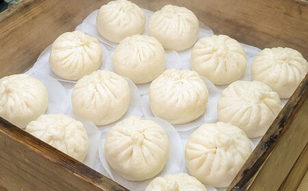 【全12回定期便】あぐーまん 4個入り (2個入り×2P) 肉まん 豚まん 点心 お取り寄せ 冷凍 沖縄市 / 豚々茶舗[BCBL037]