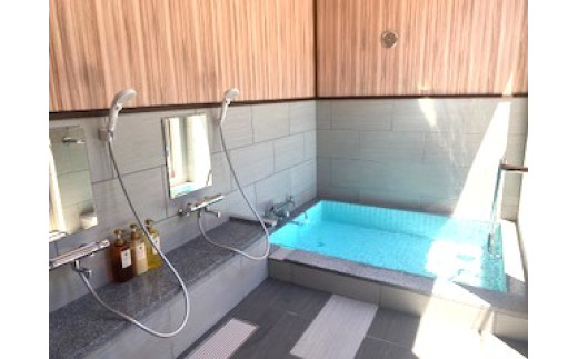 ゆったり広めの洗い場