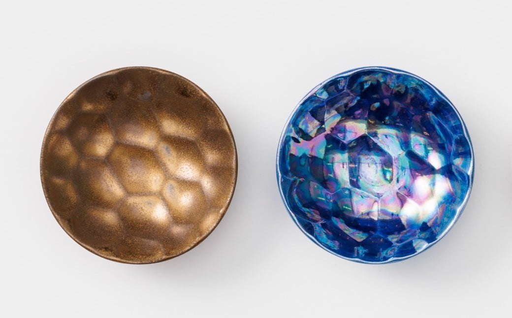 Earth（茶色）または、Blue（青）をお選びいただき、ご希望の色を応援メッセージ欄にご記載ください