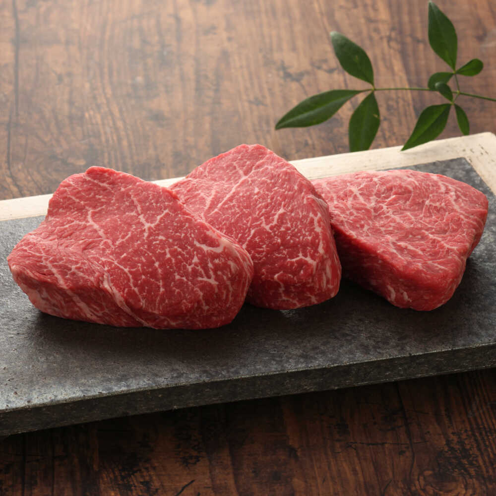 【ふるさと納税】【GI認証】くまもとあか牛ランプステーキ 約150g×3枚 / 菊陽町 あかうし 熊本県 肉 にく niku ブランド 旨み くまもとあか牛 和牛 自社牧場 直接 最高 牛 牛肉 ぎゅうにく ぎゅう肉 冷凍 国産 【有限会社 三協畜産】[BHAS018]